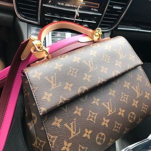 LV bag new used one time only for pictures,